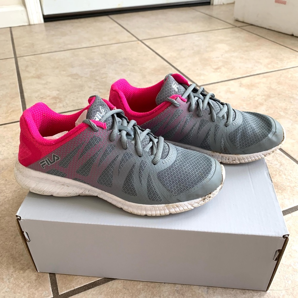Fila women pink/gray running sneakers
